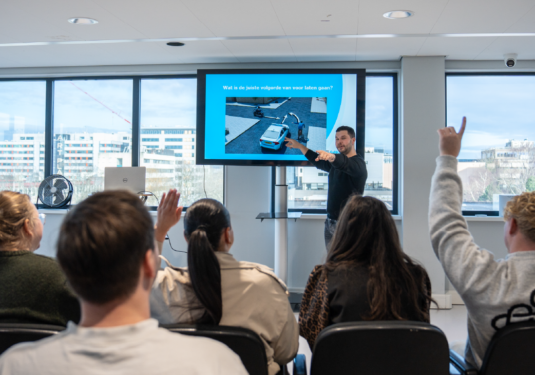 Wassenaar Auto Theorie Cursus Klassikaal Les 1 Dag
